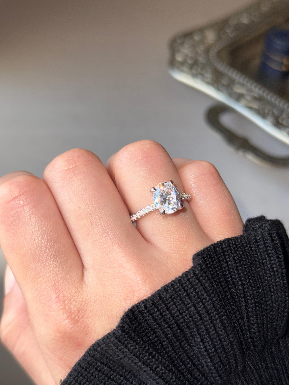 VINTAGE OVAL MOISSANITE PAVÉ BAND RING